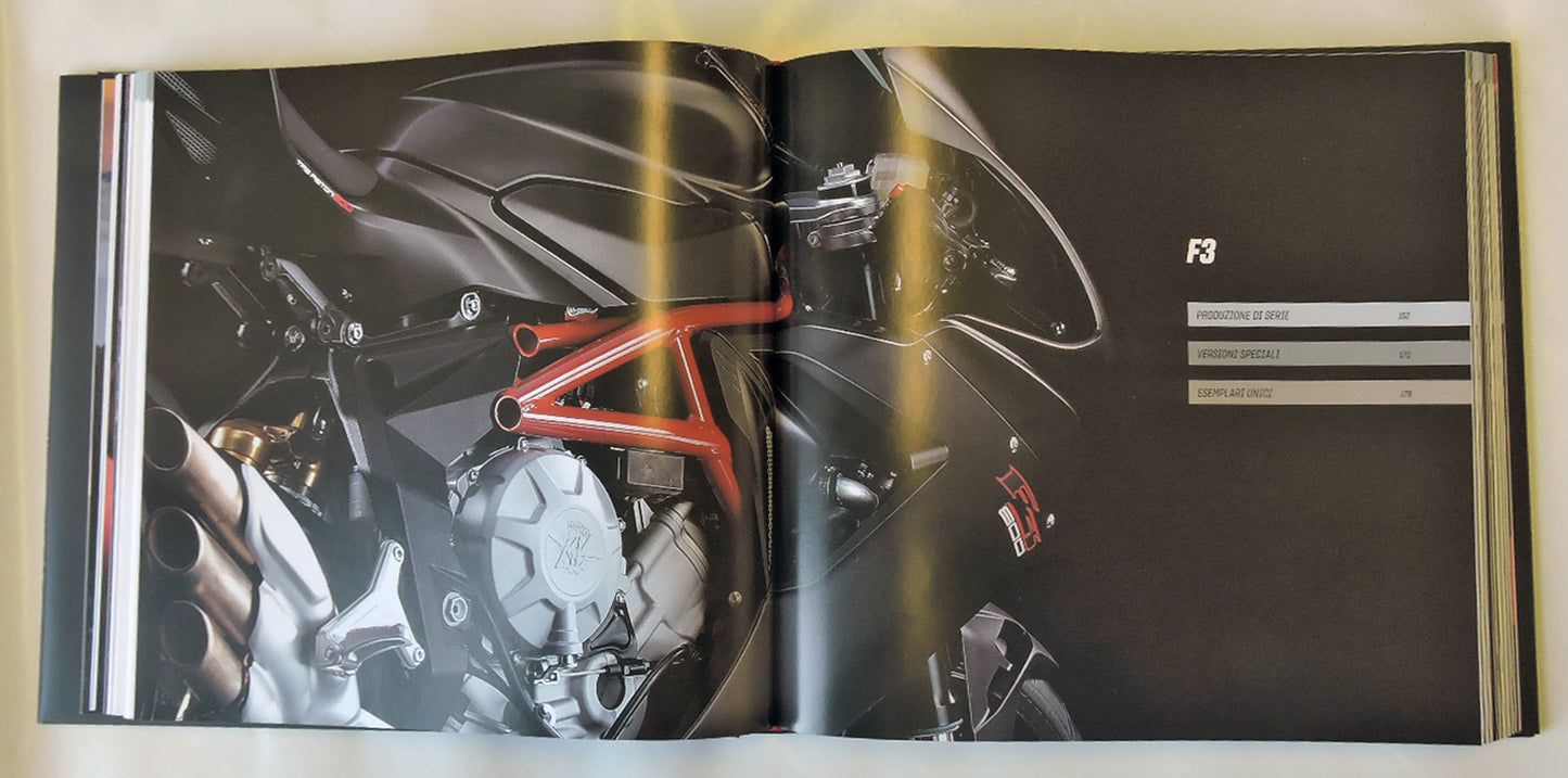 Mv Agusta Motorcycle Art.  La nuova era.  La nuova era